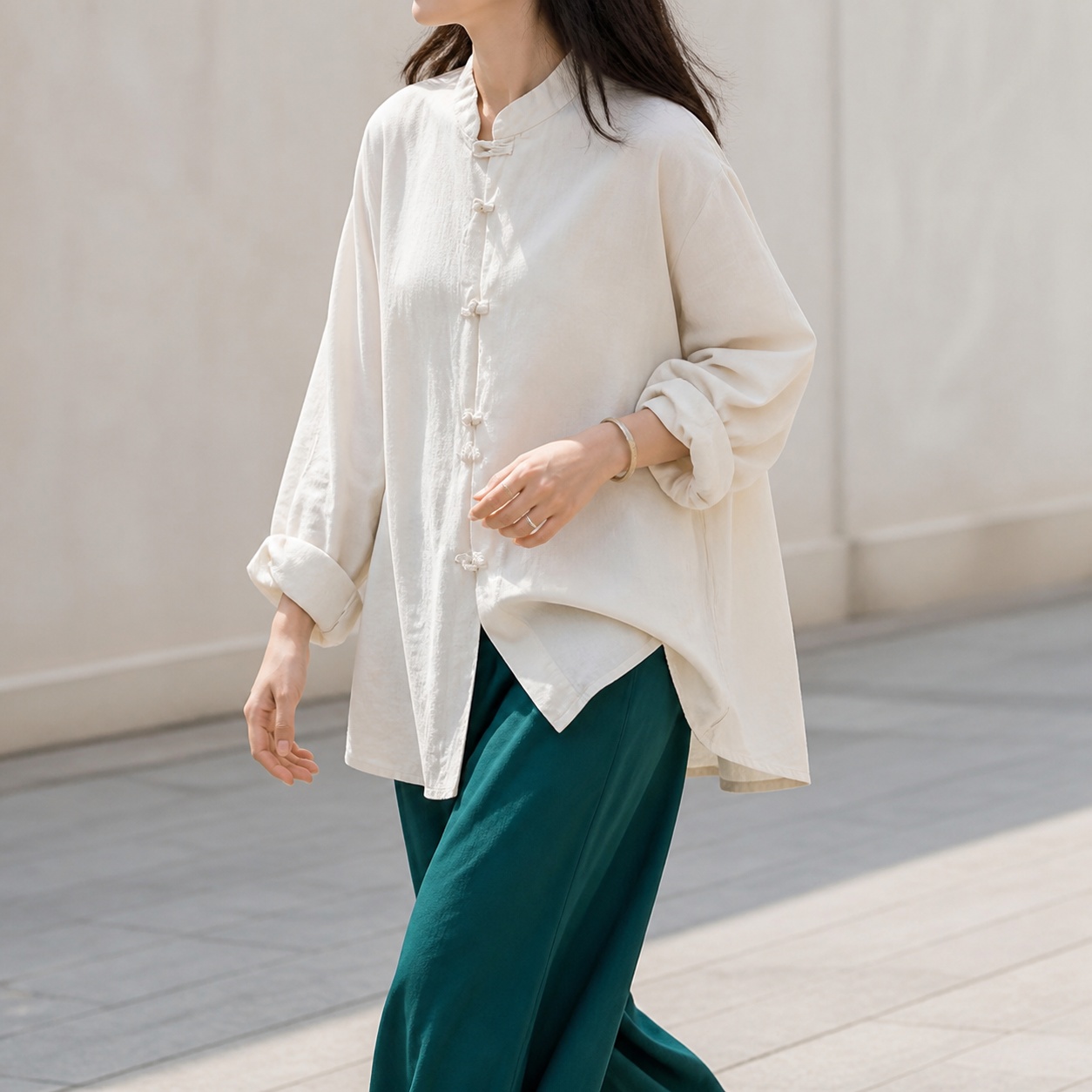 Shirts - ゆったりフィットの長袖シャツ、スタンドカラー、しわ加工のテクスチャ、芸術的なエスニックトライバルカーディガンスタイル、レディース用レギュラーレングス