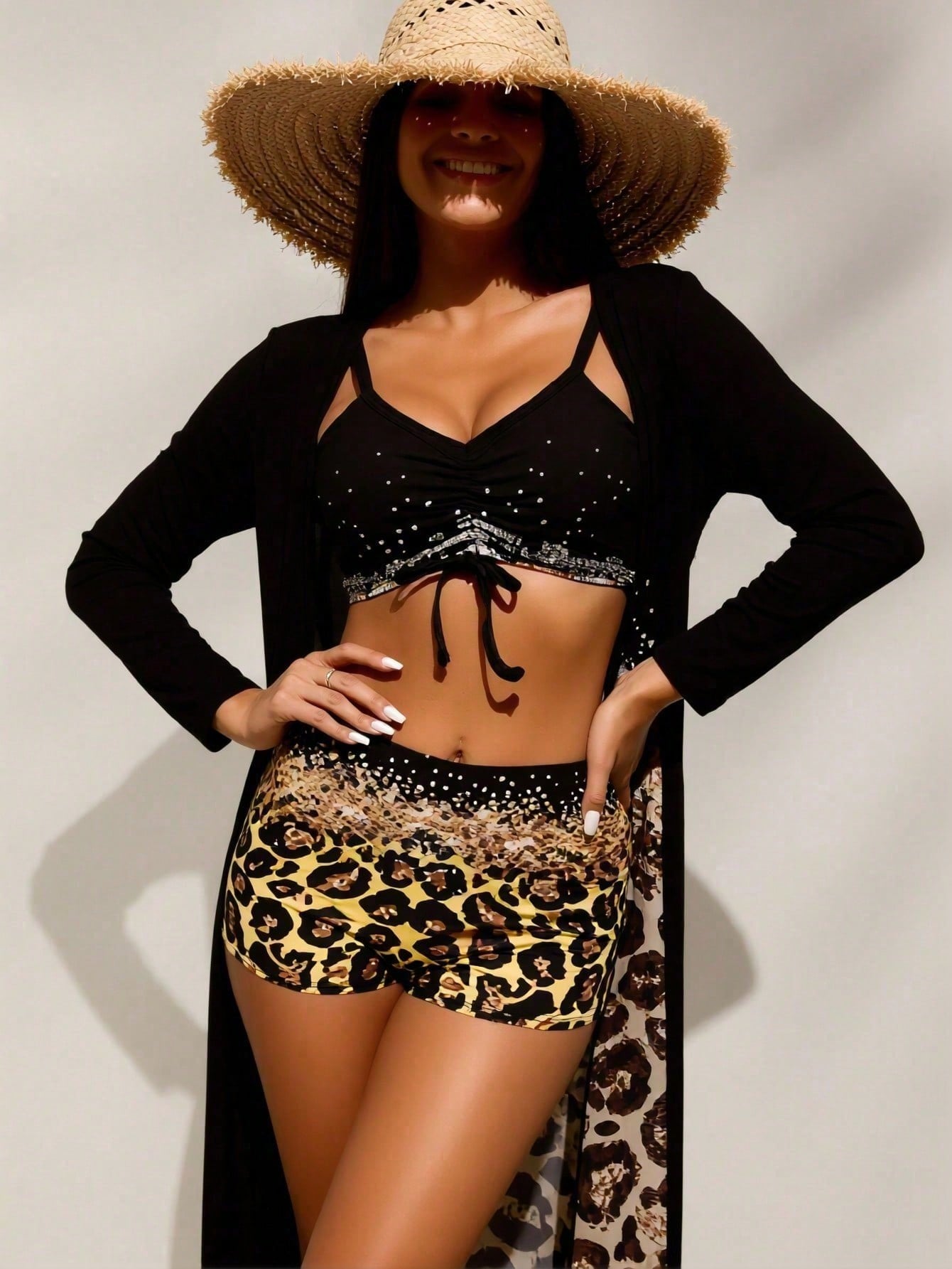 女性用ブラックラインストーンビキニトップ＆レオパード柄ショー - Shorts のレビューと価格